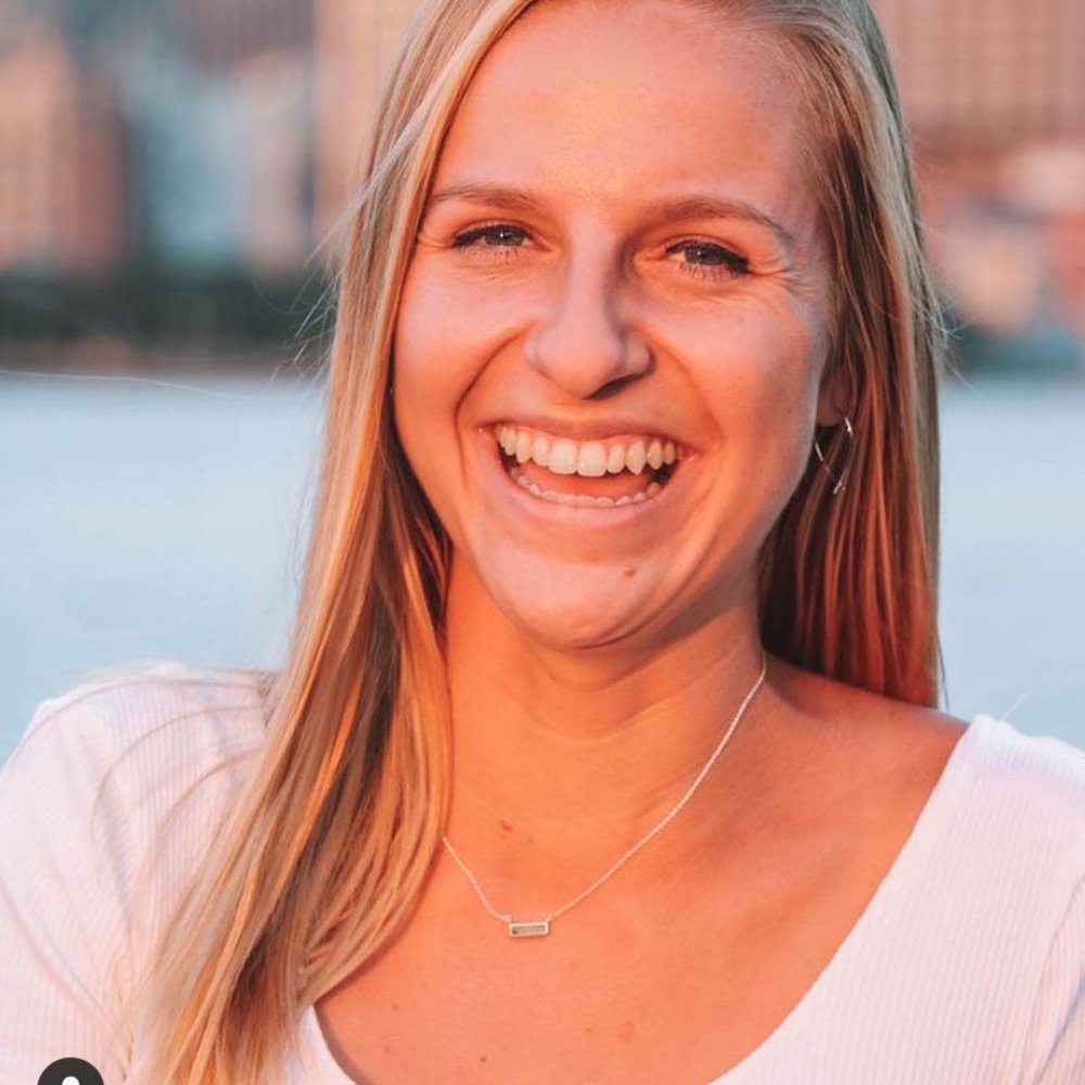Meet your Posher, Danielle